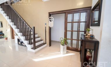 Casa de 3 dormitorios - Barrio Privado 