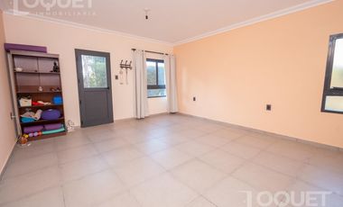 Casa de 3 dormitorios - Barrio Privado 