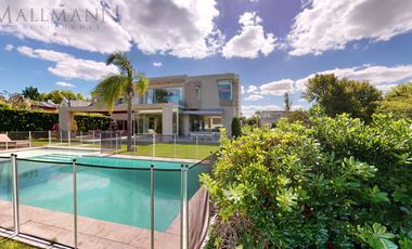 Venta Casa 4 Dormitorios con Muebles en Los Pilares