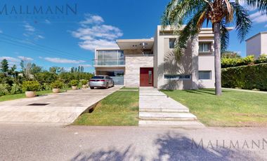 Venta Casa 4 Dormitorios con Muebles en Los Pilares