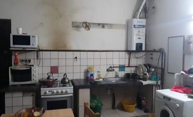 Venta Casa y Local Comercial- Area Centro