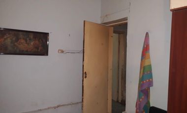 Venta Casa y Local Comercial- Area Centro