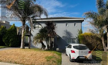 Casa en venta en Barrio Don Joaquin Canning