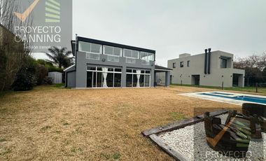 Casa en venta en Barrio Don Joaquin Canning