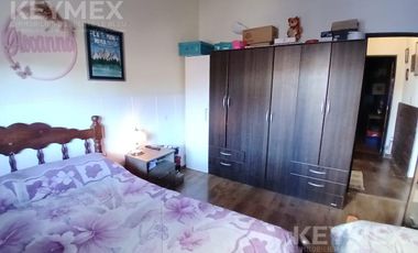 VENTA CASA EN MORON CON PARQUE DE 3 AMB Y COCHERA 4 AUTOS
