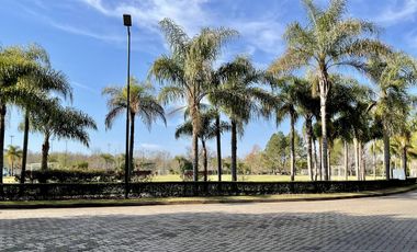 Extraordinario Departamento en Venta en Barrio Marinas Golf de 7 ambientes