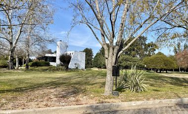 Extraordinario Departamento en Venta en Barrio Marinas Golf de 7 ambientes