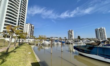 Extraordinario Departamento en Venta en Barrio Marinas Golf de 7 ambientes