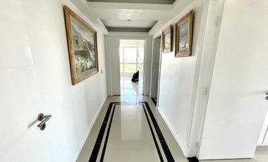 Extraordinario Departamento en Venta en Barrio Marinas Golf de 7 ambientes