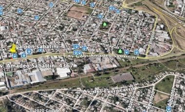 IMPORTANTE INMUEBLE COMERCIAL. GALPON , LOCALES Y CASA