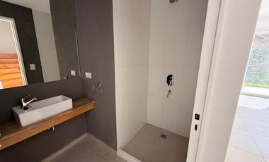 Casa a estrenar en Conjunto de 5 casas en cull de sac en San Isidro