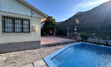 CASA CON 2D 1B CON HERMOSA VISTA