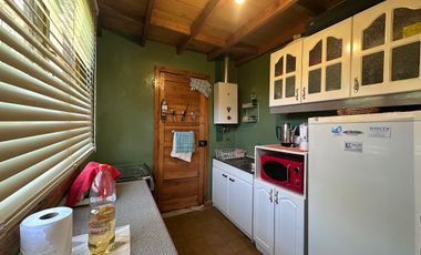 ARRIENDO DE CASA 2D 1B CON PISCINA, AMPLIO TERRENO