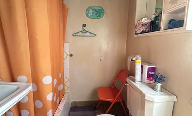 ARRIENDO DE CASA 2D 1B CON PISCINA, AMPLIO TERRENO