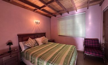 ARRIENDO DE CASA 2D 1B CON PISCINA, AMPLIO TERRENO