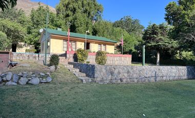 ARRIENDO DE CASA 2D 1B CON PISCINA, AMPLIO TERRENO