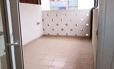 CASA TIPO TOWN HOUSE DE 3 PISOS 3 DOR , 2 ESTACIONAMIENTOS