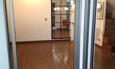 CASA TIPO TOWN HOUSE DE 3 PISOS 3 DOR , 2 ESTACIONAMIENTOS