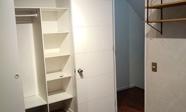 CASA TIPO TOWN HOUSE DE 3 PISOS 3 DOR , 2 ESTACIONAMIENTOS