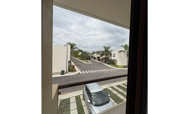 RENTA DEPARTAMENTO PRIMER NIVEL PUERTA REAL QUERETARO