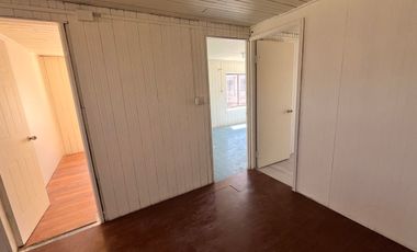 Se vende amplia casa ubicada en coronel.