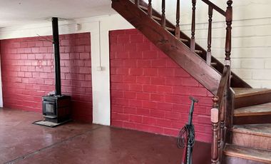 Se vende amplia casa ubicada en coronel.