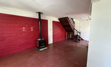 Se vende amplia casa ubicada en coronel.