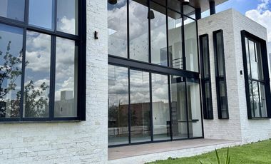 Venta Casa de Lujo, Triple Altura, Residencial El Mayorazgo Querétaro $6.5 MDP