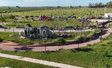 Los Pinos 4. Ruta 18 a 10 minutos Rosario. Lotes c/ posesión de 370 mts en 18.000 usd. Anticipo 8.000 + 60 cuotas