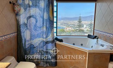 En Arriendo Gran Casa en La Herradura con Vista al Mar