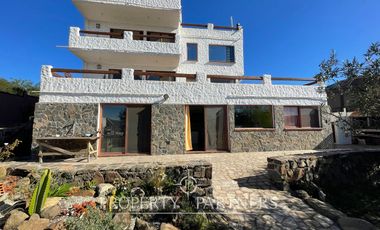 En Arriendo Gran Casa en La Herradura con Vista al Mar