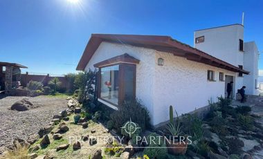 En Arriendo Gran Casa en La Herradura con Vista al Mar