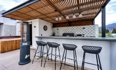 Comodo departamento vistas despejadas con azotea habilitada con quincho, La Dehesa Central