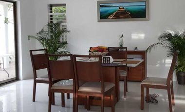 Residencia Exclusiva con Amplio Terreno en el Centro Histórico de Campeche – Barrio de San Francisco