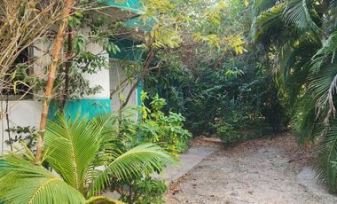Residencia Exclusiva con Amplio Terreno en el Centro Histórico de Campeche – Barrio de San Francisco