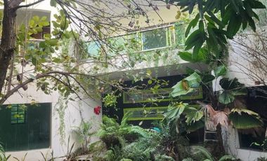 Residencia Exclusiva con Amplio Terreno en el Centro Histórico de Campeche – Barrio de San Francisco