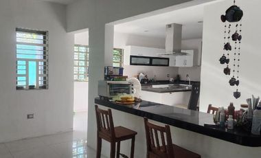 Residencia Exclusiva con Amplio Terreno en el Centro Histórico de Campeche – Barrio de San Francisco