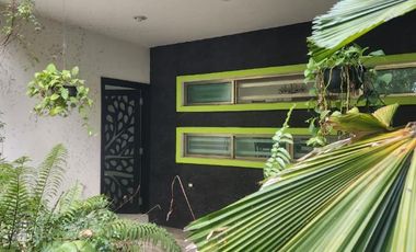 Residencia Exclusiva con Amplio Terreno en el Centro Histórico de Campeche – Barrio de San Francisco