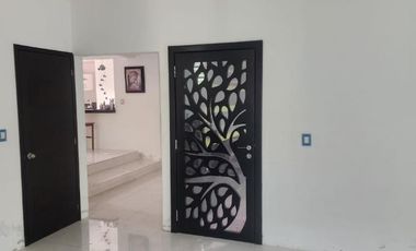 Residencia Exclusiva con Amplio Terreno en el Centro Histórico de Campeche – Barrio de San Francisco