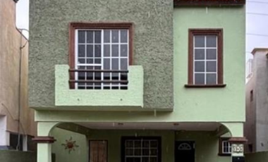 Casa en Las Aldabas, muy cerca de Campos Elíseos, Ciudad Juárez, Chihuahua.