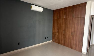 LINDA CASA DE ENTREGA INMEDIATA EN RESIDENCIAL ARBOLADA


L