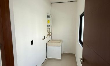 LINDA CASA DE ENTREGA INMEDIATA EN RESIDENCIAL ARBOLADA


L