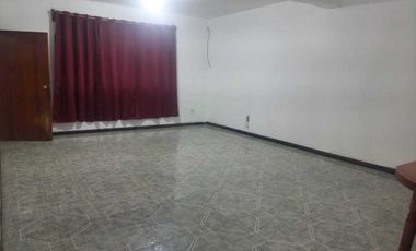 Se Renta departamento en Av. El Rosario