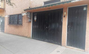 Se Renta departamento en Av. El Rosario