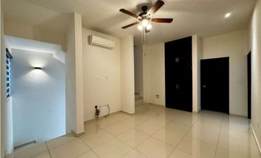 Casa en Renta Cumbres 3er sector