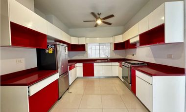 Casa en Renta Cumbres 3er sector