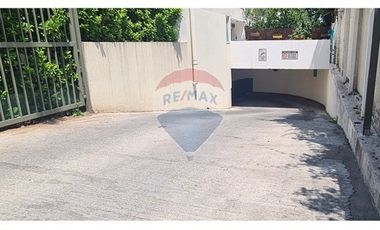 Venta Estacionamiento 2 Boxs Amplio  Ñuñoa