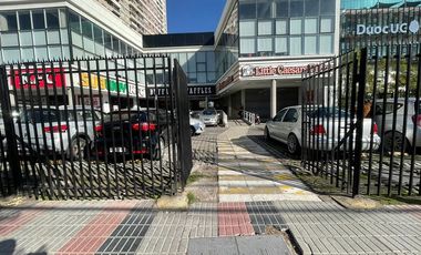 Venta: Exclusivo Garaje Comercial en Santiago