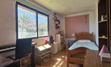 Venta de casa de 3 dormitorios en Los Andes, Villa La Gloria, 85 M$.