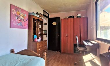 Venta de casa de 3 dormitorios en Los Andes, Villa La Gloria, 85 M$.